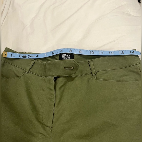 EUC Jones New York size 6 olive green slacks - Picture 9 of 10